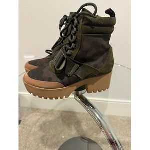 Camo Chunky Sole Boots Size 5.5